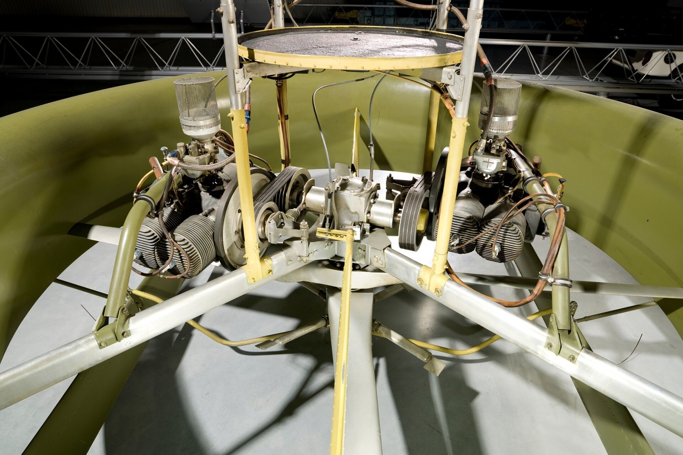 VTOL-дрон із фіксованим крилом: перехідний режим, дальність і посадка
